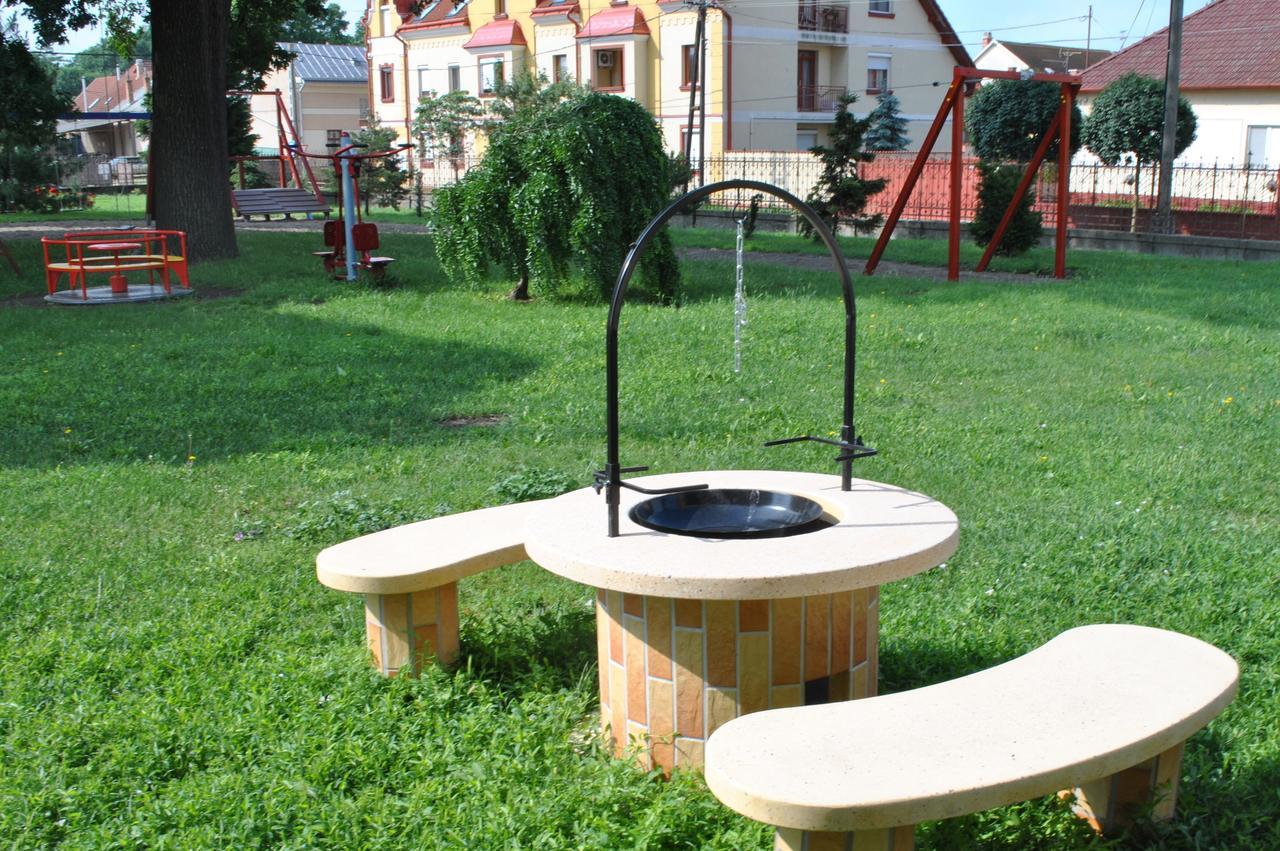 MAMRE Szálló Hajduboszormeny Exterior foto