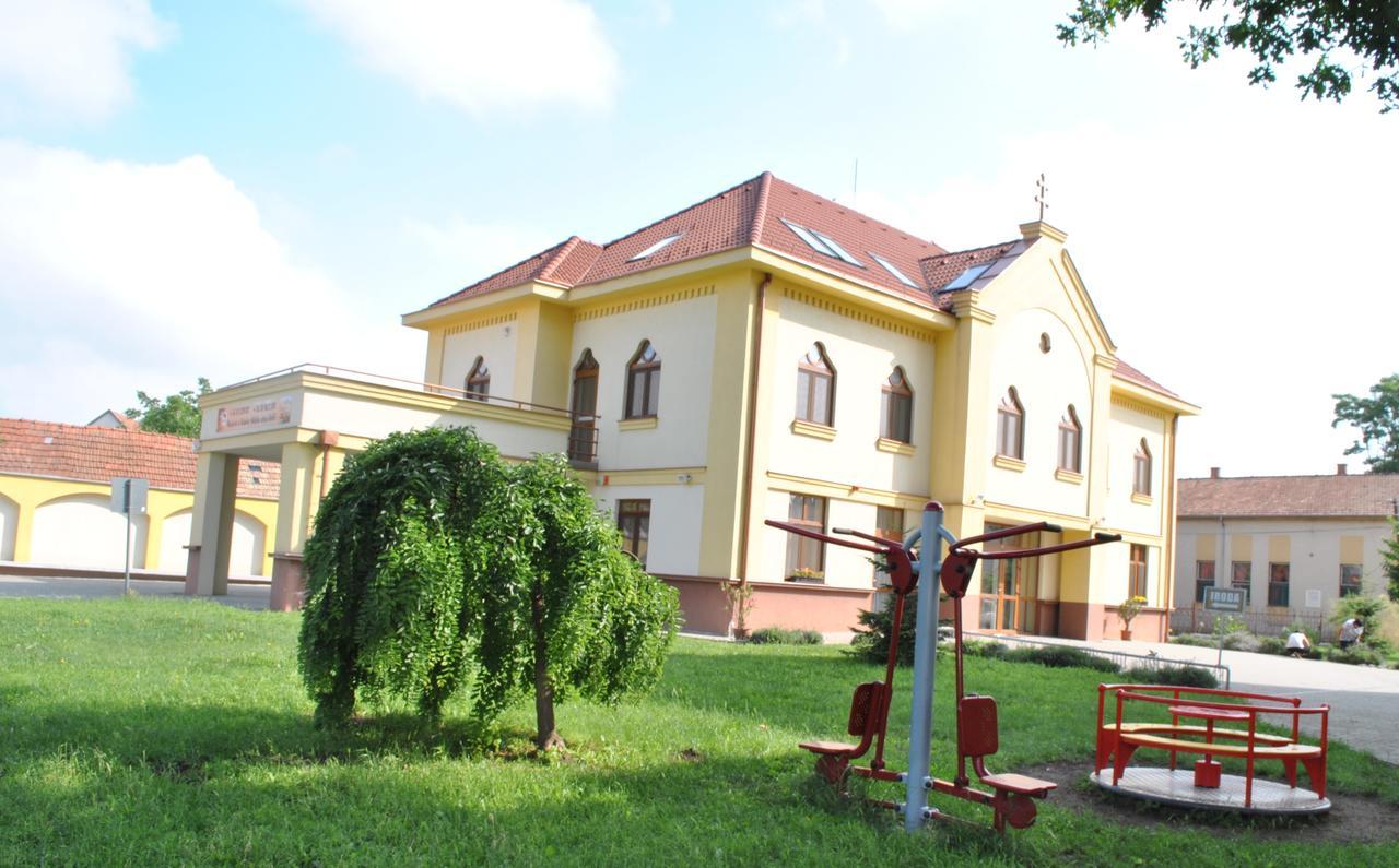 MAMRE Szálló Hajduboszormeny Exterior foto
